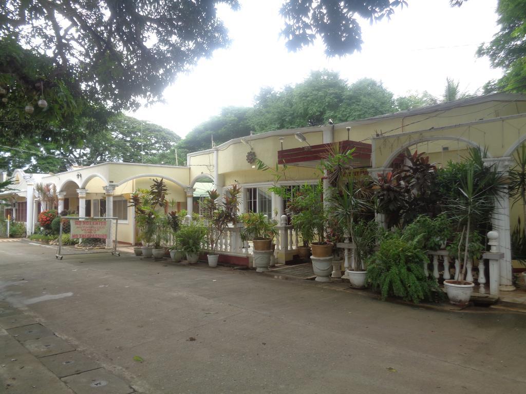 D'Lucky Garden Inn & Suites Tiniguiban Bagian luar foto
