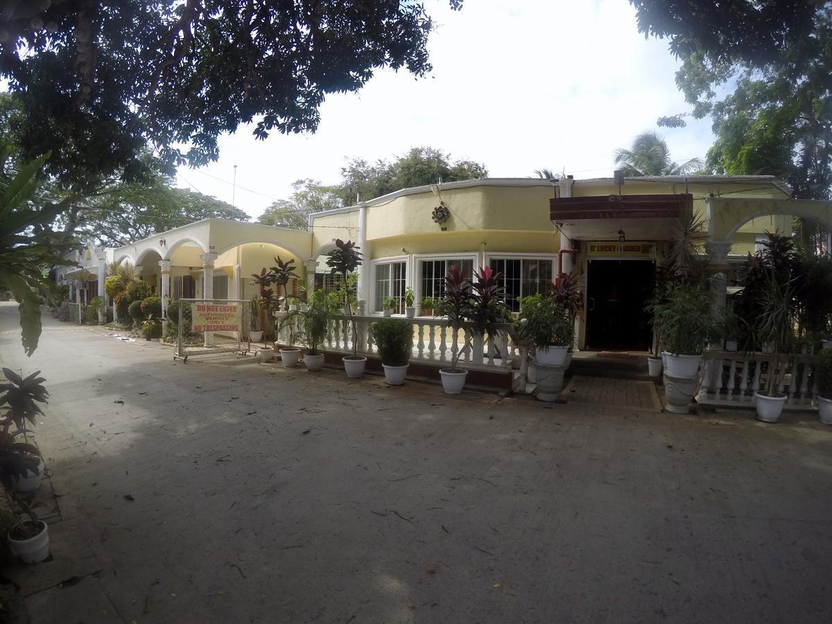 D'Lucky Garden Inn & Suites Tiniguiban Bagian luar foto