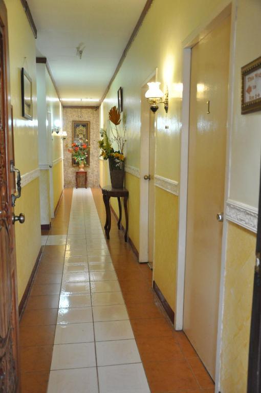 D'Lucky Garden Inn & Suites Tiniguiban Bagian luar foto