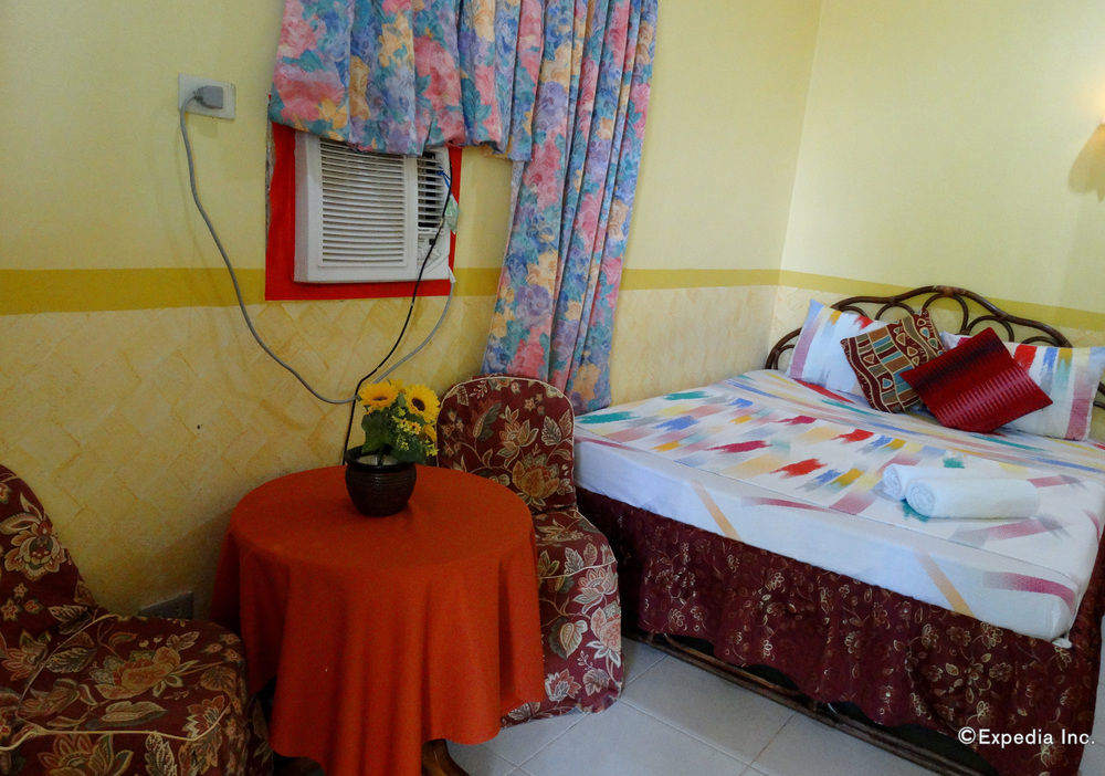 D'Lucky Garden Inn & Suites Tiniguiban Bagian luar foto