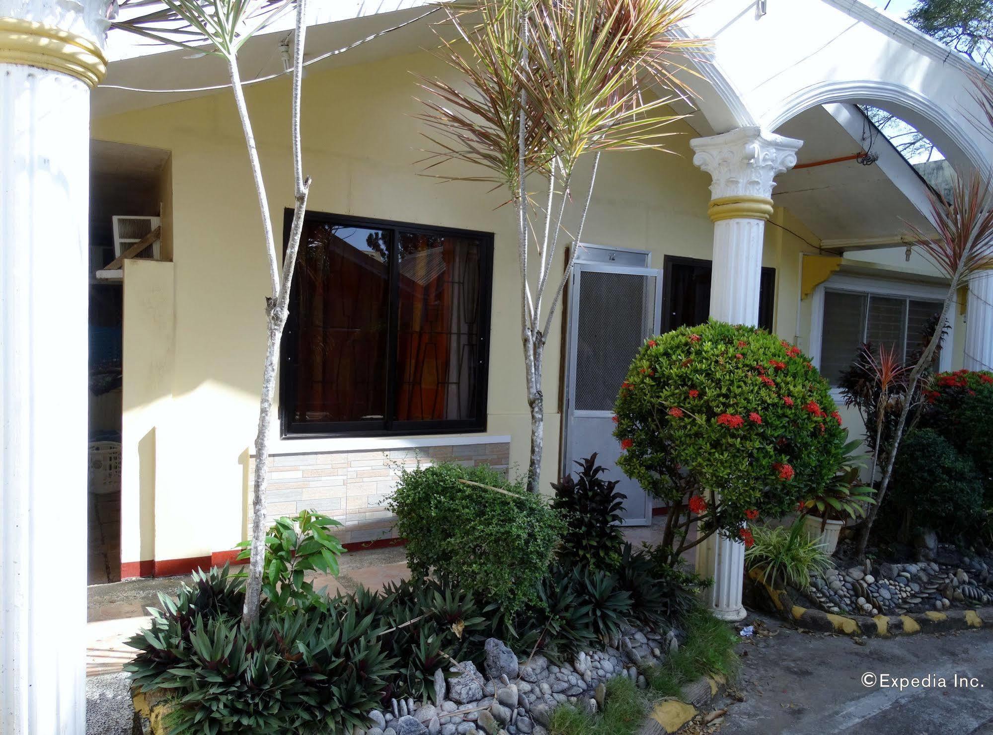 D'Lucky Garden Inn & Suites Tiniguiban Bagian luar foto