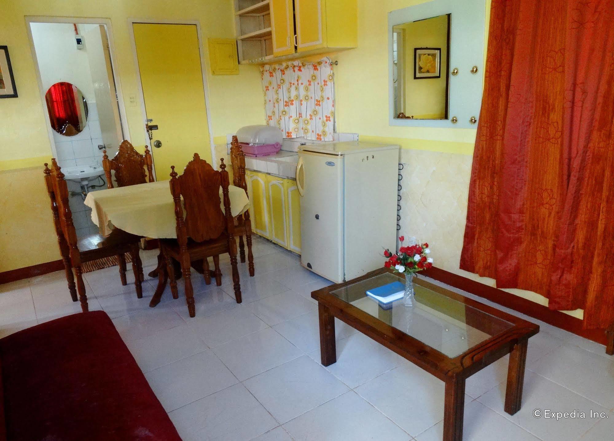 D'Lucky Garden Inn & Suites Tiniguiban Bagian luar foto