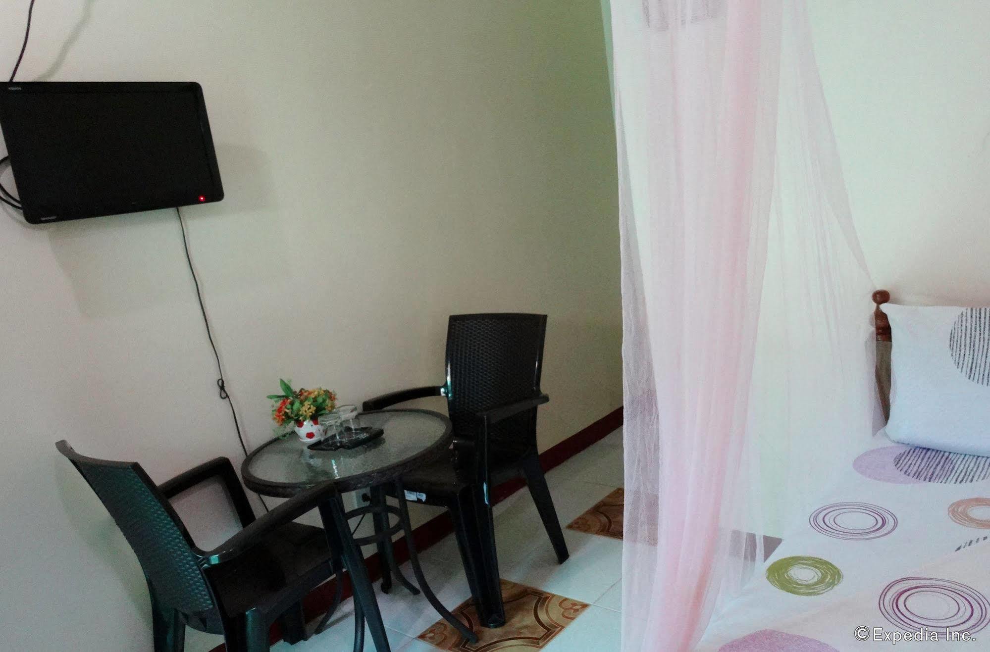 D'Lucky Garden Inn & Suites Tiniguiban Bagian luar foto